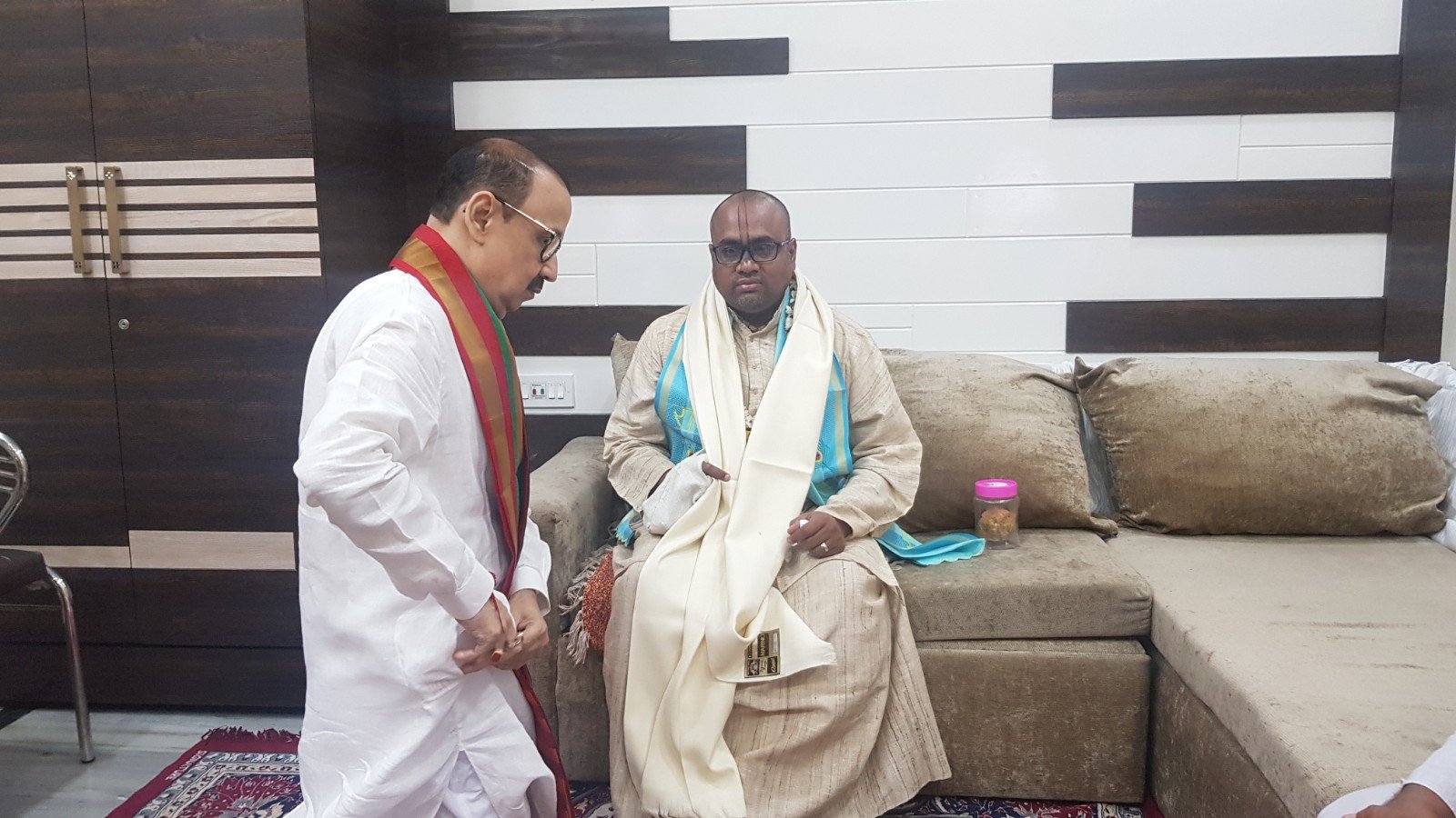  Visiting devotees. Asansol. 2019.11.23